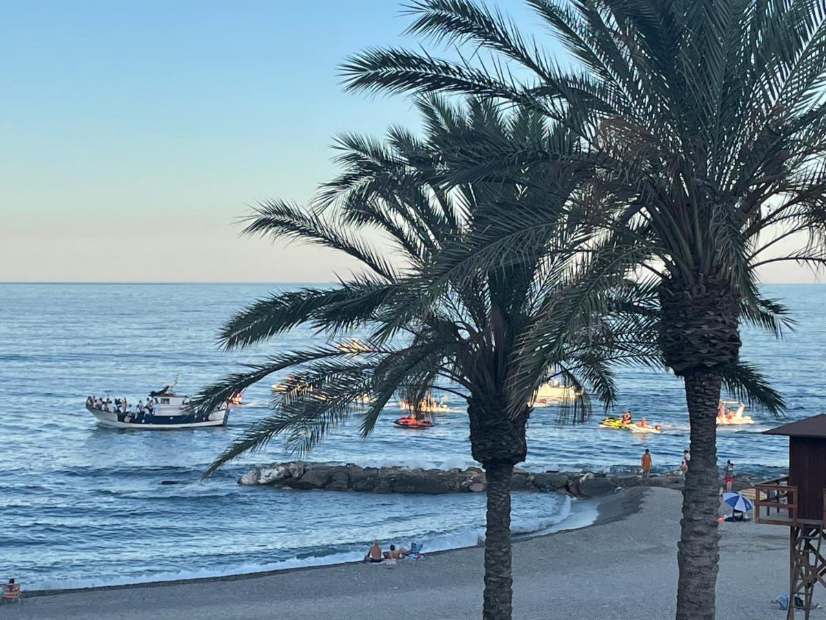 Bed and Breakfast Victoria Loft Castell de Ferro Esterno foto