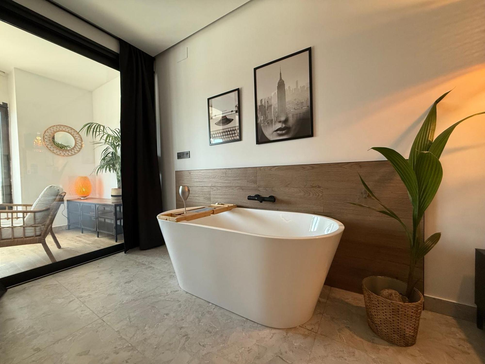 Bed and Breakfast Victoria Loft Castell de Ferro Esterno foto