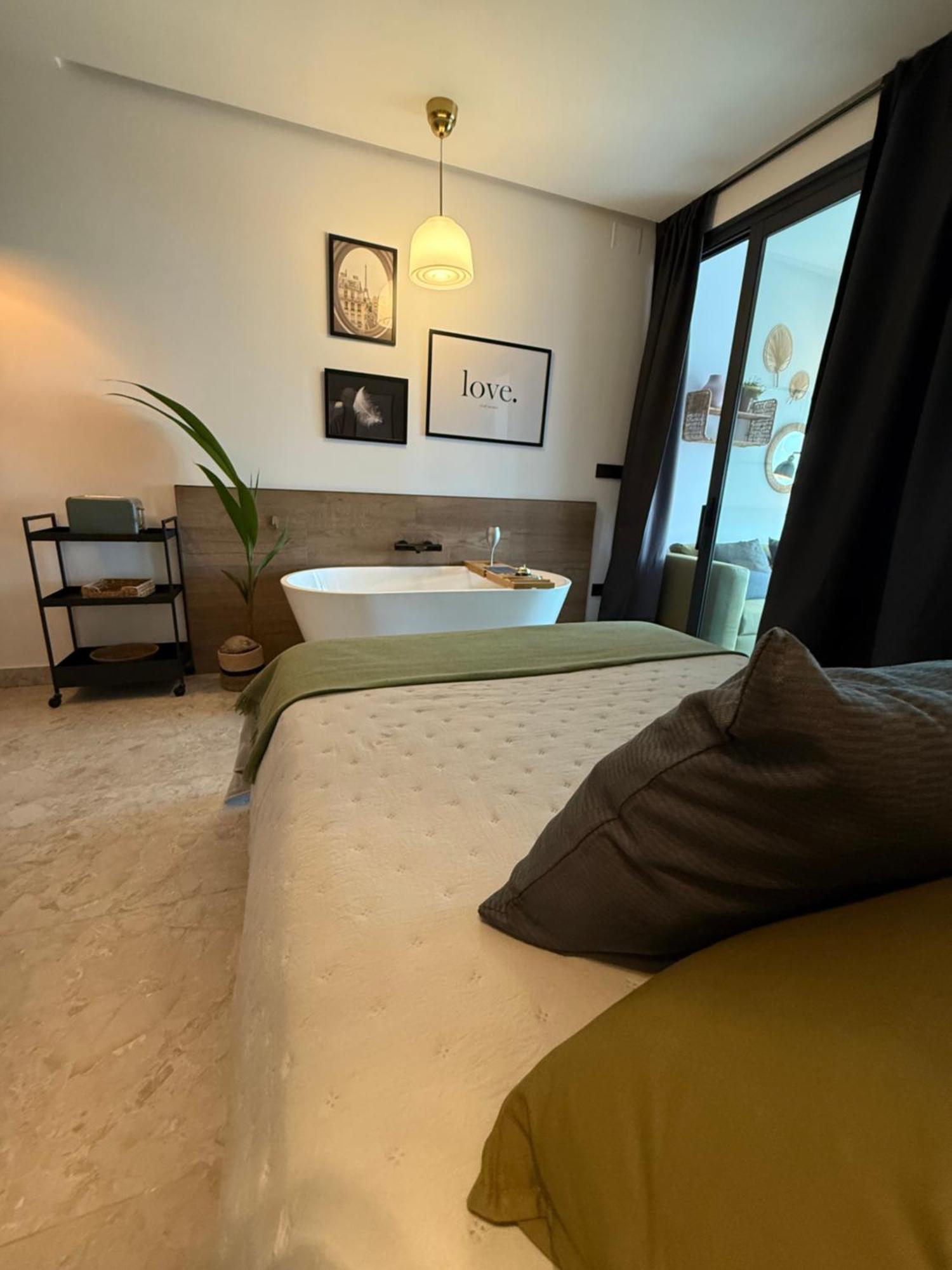 Bed and Breakfast Victoria Loft Castell de Ferro Esterno foto