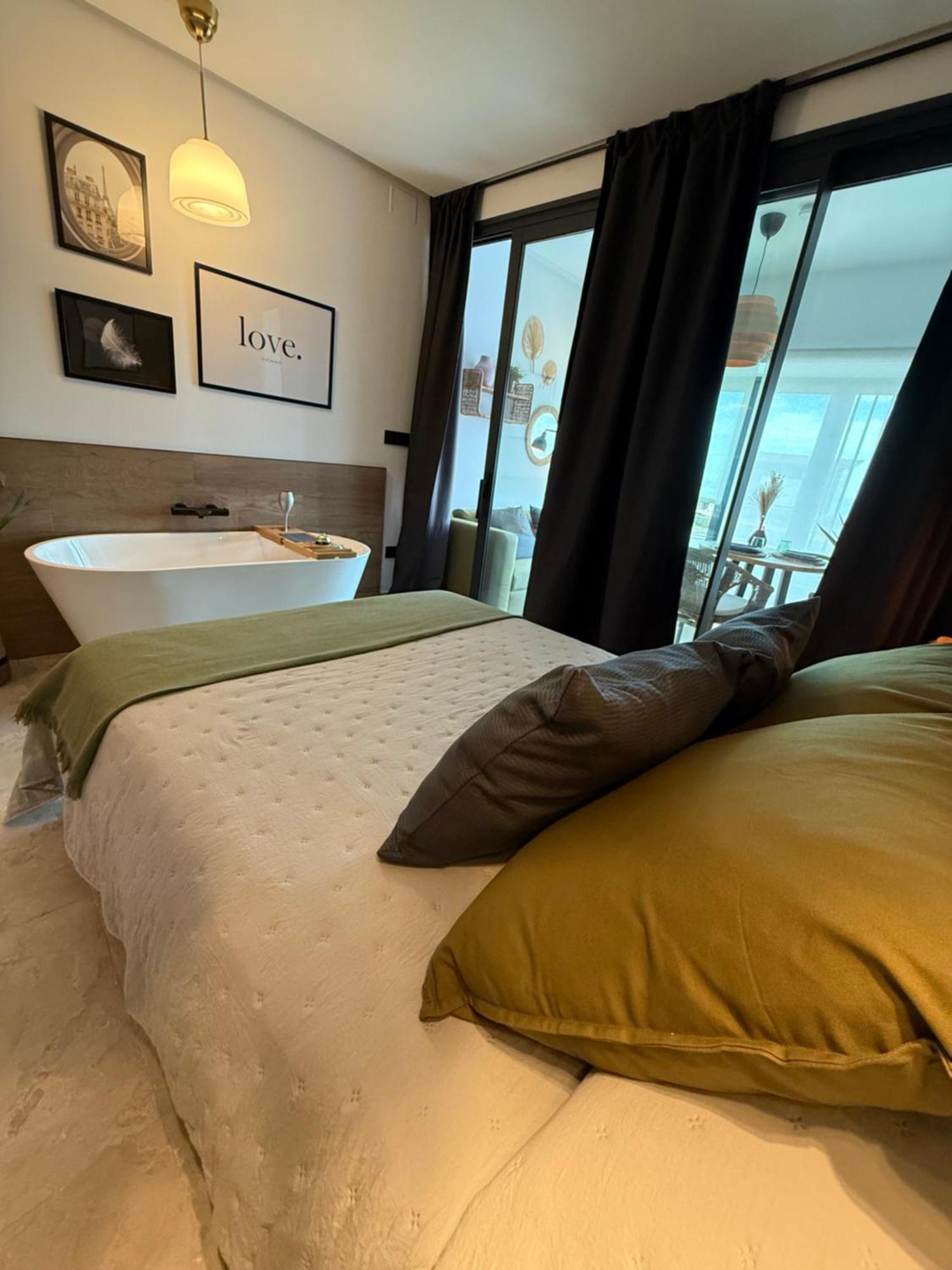 Bed and Breakfast Victoria Loft Castell de Ferro Esterno foto